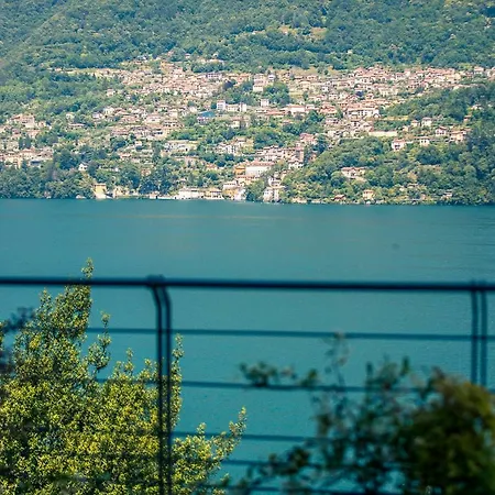 Delle Edere Lake View Apartment *